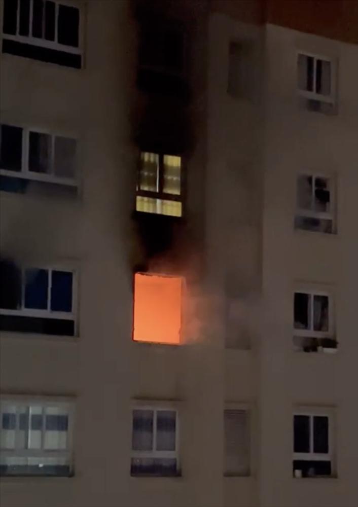 The apartment building in Ho Chi Minh City caught fire violently, after suspecting a quarrel, he burned it himself-2