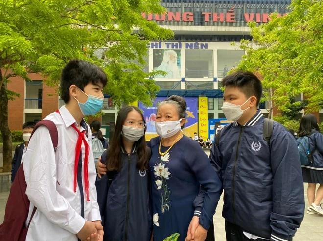 Đúng 7 tháng sau bức hình lịch sử, cô hiệu phó viết tâm thư xúc động-5