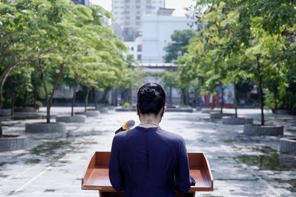 Thầy hiệu phó Hải Phòng diện quần đùi nhảy cực sung chia tay học sinh-3