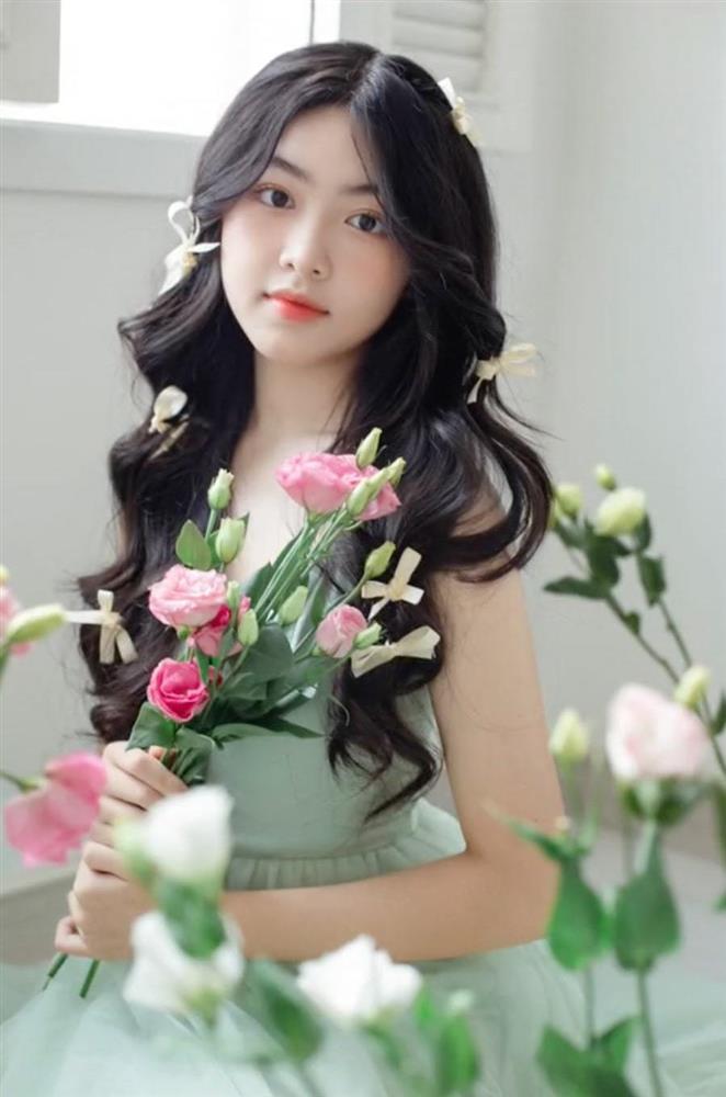 Con gái cả MC Quyền Linh lộ nhan sắc thật qua clip quay lén-7