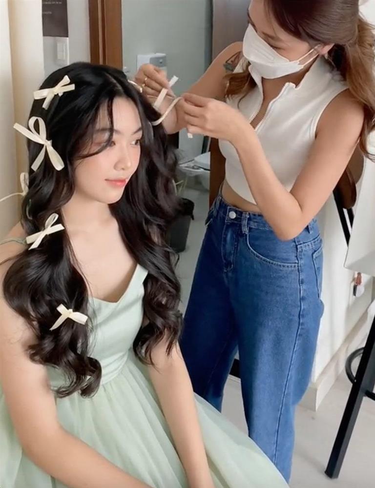 Con gái cả MC Quyền Linh lộ nhan sắc thật qua clip quay lén-5