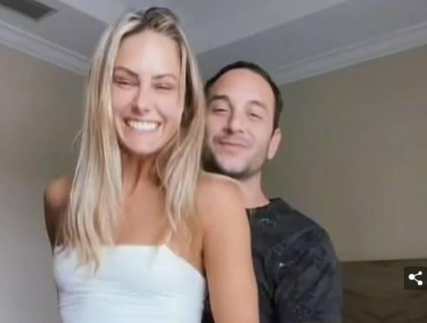 Kỷ niệm 1 năm ngày cưới, cặp vợ chồng tổ chức quan hệ 3 người-1