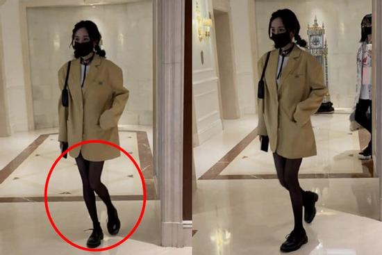 Dương Mịch lộ body mỏng dính, đôi chân 'bạc tỷ' không còn