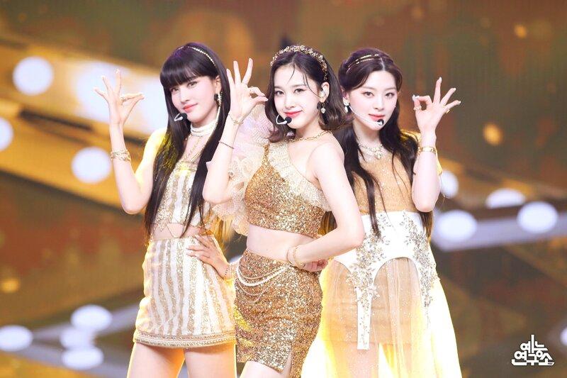 Những bộ ba em út huyền thoại, tài sắc vẹn toàn của Kpop-6