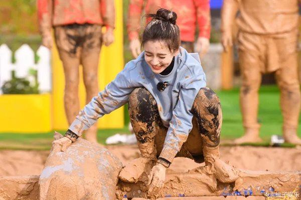 Tự nhận là diễn viên thực lực nhưng Angelababy chỉ mải đi show-3