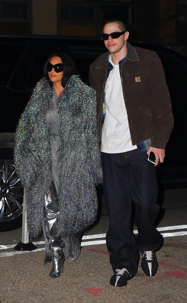 Quậy đục nước nhưng Kanye West vẫn là nghệ sĩ giàu nhất thế giới-4