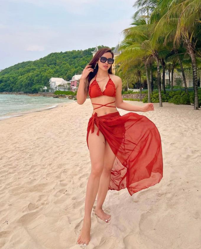 Phương Trinh Jolie khoe thân không biết mệt với bikini dây siêu hở-5