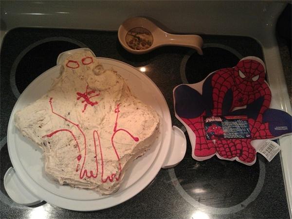 Những chiếc bánh sinh nhật xấu tột độ, ‘bôi bác’ hình mẫu-6