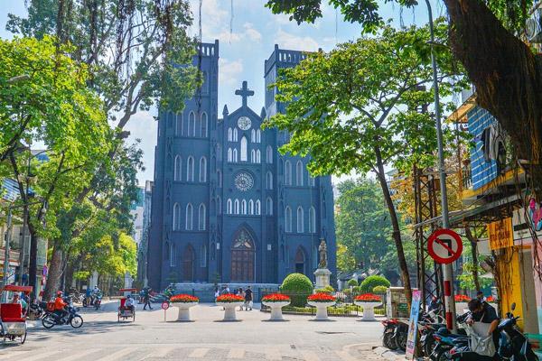 ‘Nhà thờ Con Gà’ bí ẩn nằm giữa núi đồi bị bỏ hoang nhiều năm-11