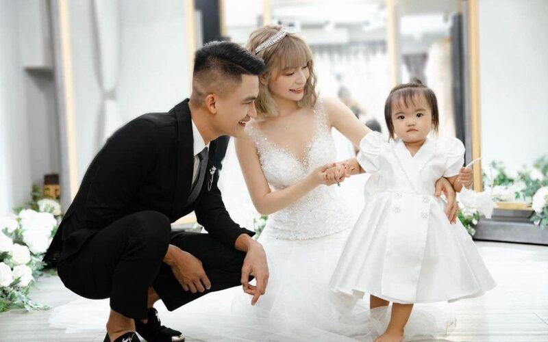 Sát hôn lễ khủng, vợ Mạc Văn Khoa than mệt mỏi, netizen hóng biến-5