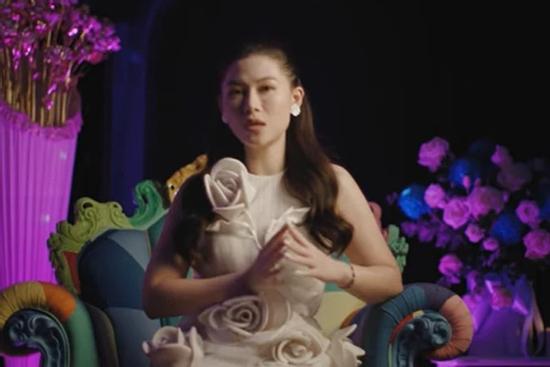 Ái nữ đại gia thủy sản đưa ra định nghĩa về 'rich kid'