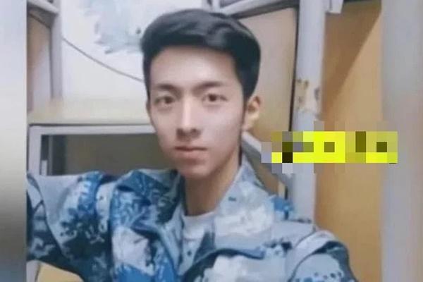 Nam sinh nổi đình nổi đám vì cái tên KHÔNG ĐỤNG HÀNG-1