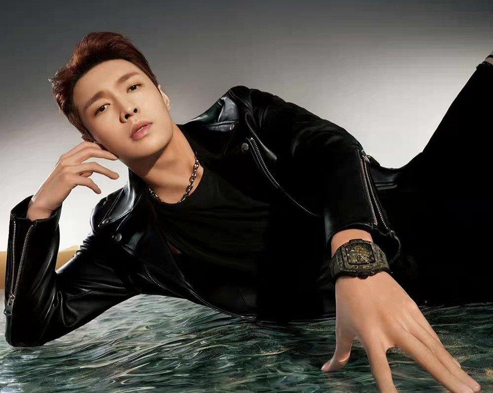 Vì sao Trương Nghệ Hưng (Lay) rời SM đúng ngày kỷ niệm EXO debut?-3