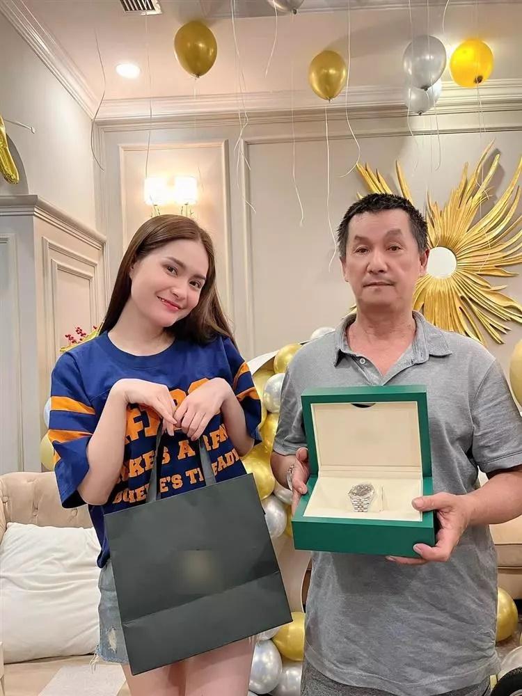 Đoàn Di Băng biếu tiền bố mẹ hàng tháng, con số choáng-3