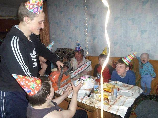 Loạt ảnh cực cháy chỉ xuất hiện trong những bữa tiệc người Nga-13