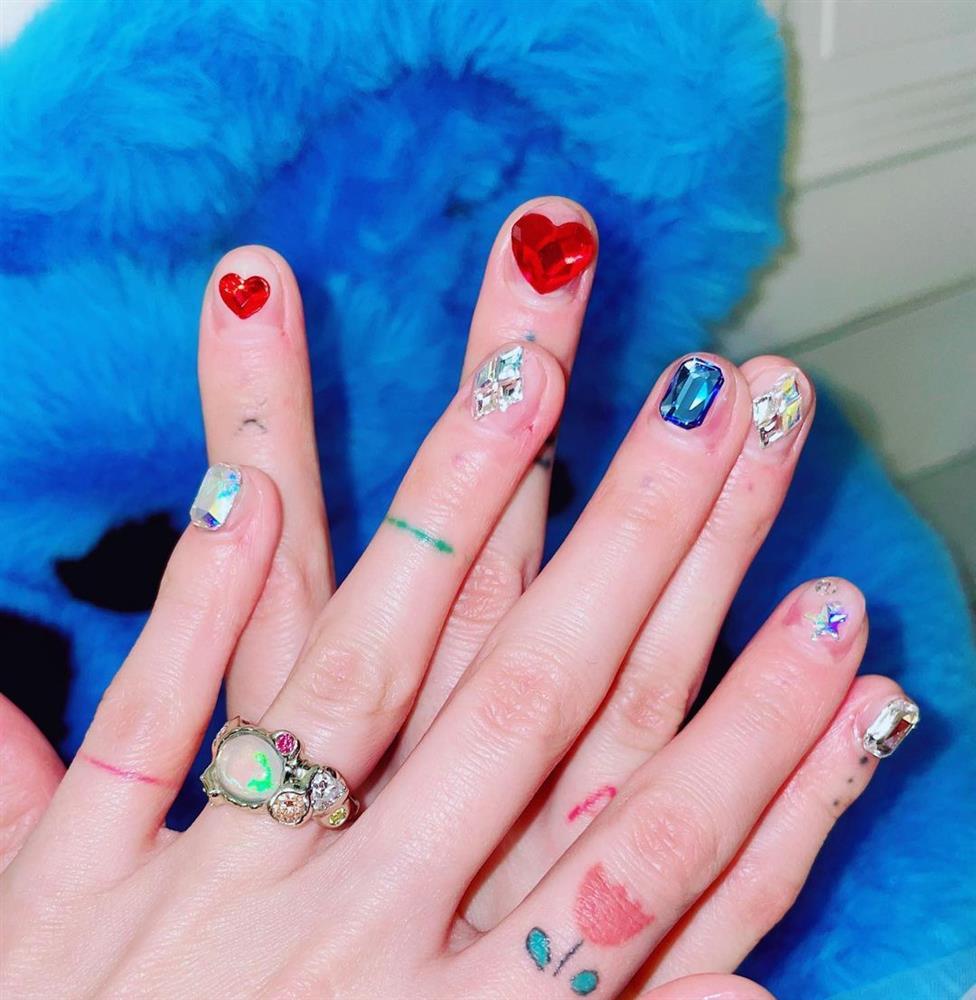 Rộ tin HyunA bí mật kết hôn với bạn trai kém tuổi-2