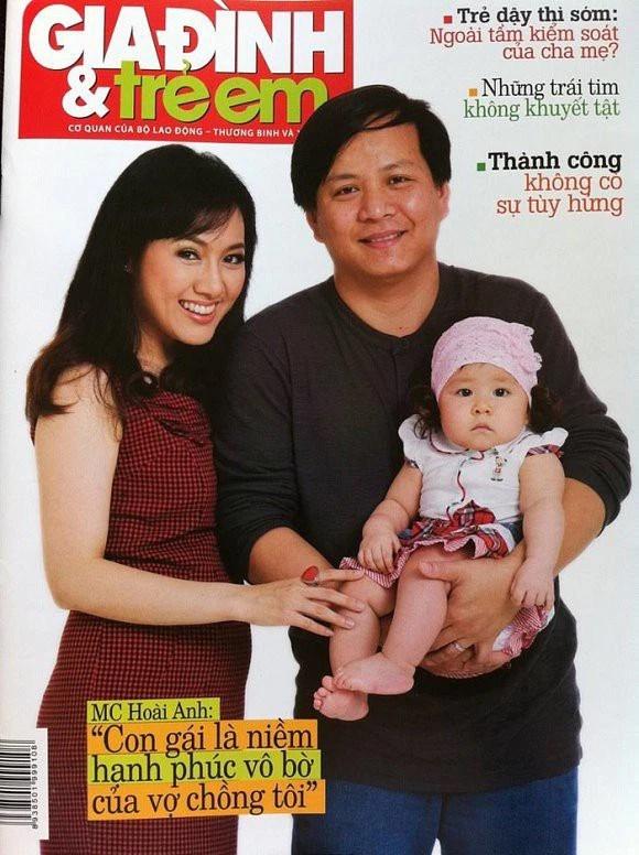 BTV Hoài Anh cho chồng lên sóng sau nhiều năm kín như bưng-2