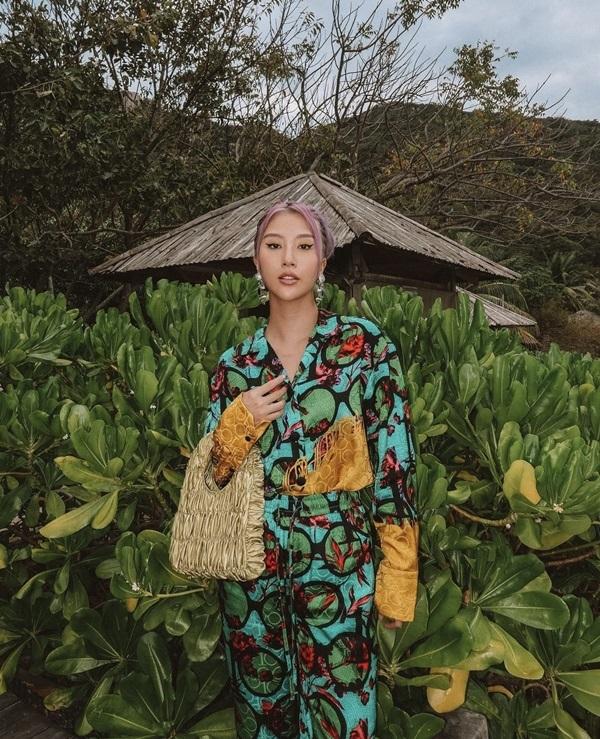 Phạm Hương kín đáo chơi golf - Ngọc Trinh hóa nữ cao bồi sexy-7