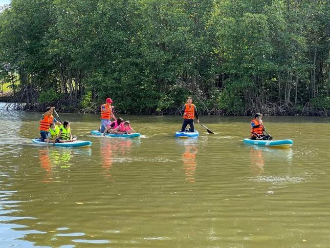 Suggest tourist destinations not too far from the city.  Ho Chi Minh City on the occasion of the anniversary of the ancestors' death anniversary - 5