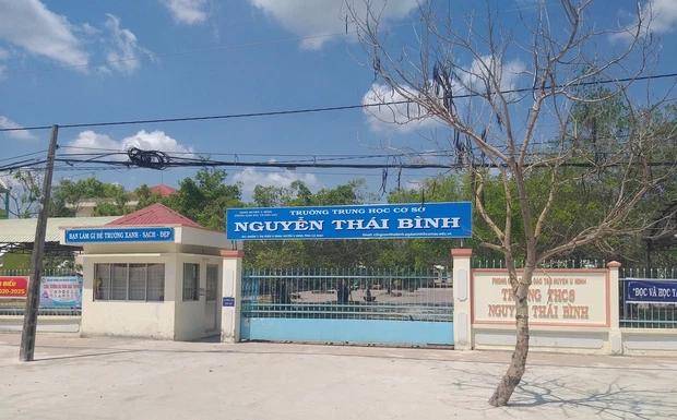 Nam sinh bất ngờ chạy ra khỏi lớp học rồi nhảy lầu-1