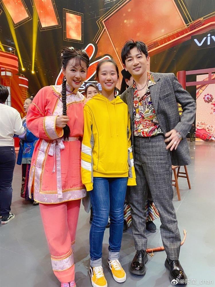 Nữ phụ Hoàn Châu Cách Cách: Trẻ trung, hạnh phúc ăn đứt dàn chính-10