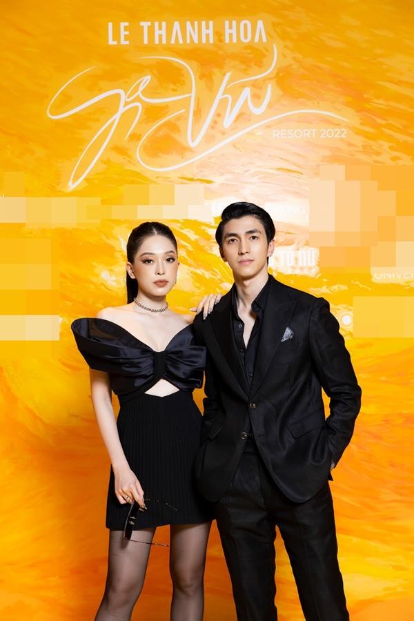 Ngọc Trinh - Tiểu Vy mặc đồ cắt xẻ hở hết mức trên thảm đỏ-13