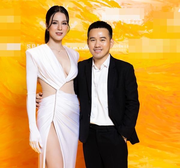 Ngọc Trinh - Tiểu Vy mặc đồ cắt xẻ hở hết mức trên thảm đỏ-16