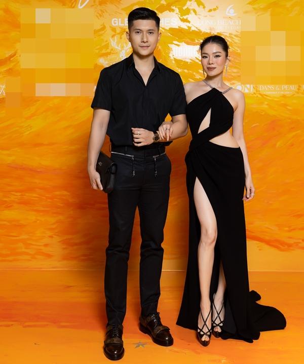 Ngọc Trinh - Tiểu Vy mặc đồ cắt xẻ hở hết mức trên thảm đỏ-29