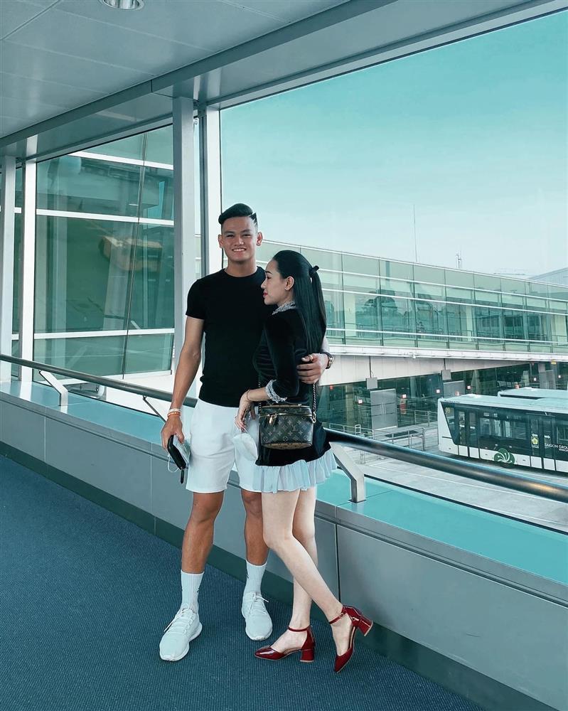 Thêm một tuyển thủ Việt Nam theo vợ bỏ cuộc chơi-2