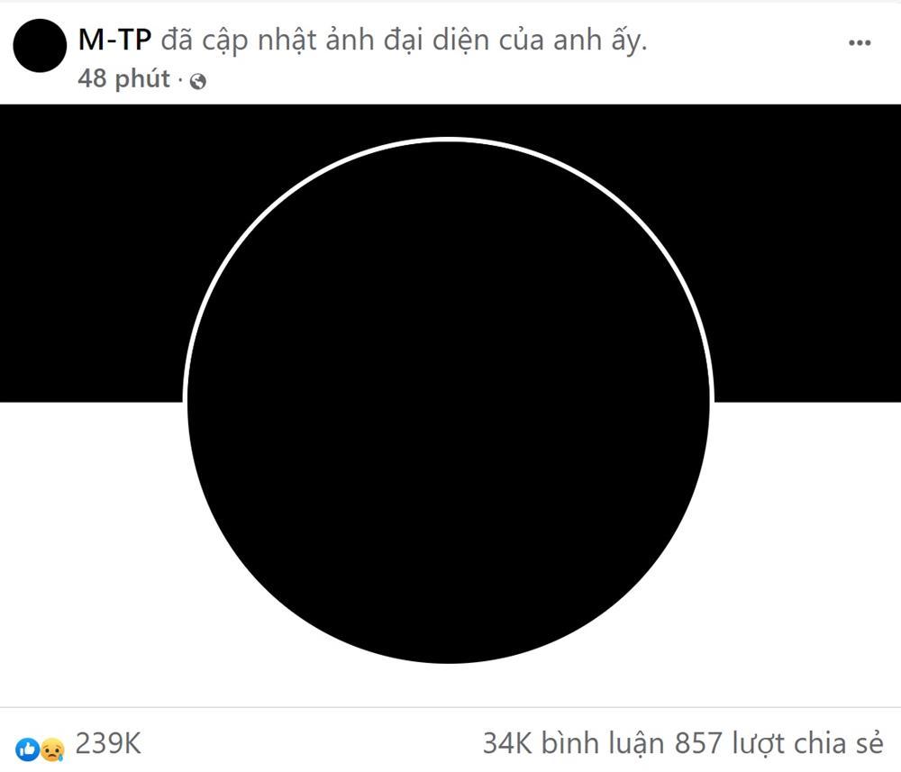 Sơn Tùng để ảnh đen đồng loạt, tiễn đưa một mối tình?-1