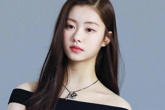 Em gái BTS vướng nghi vấn cầm gạch phang bạn: Staff bị bóc phốt bênh