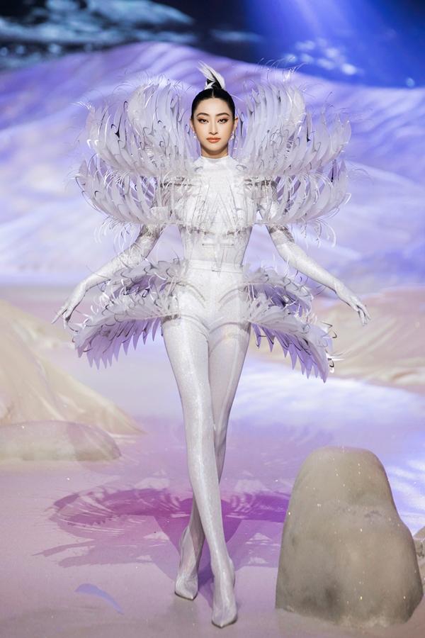 Đỗ Hà xuất thần diễn mở màn - Lương Thùy Linh rực rỡ làm vedette-4