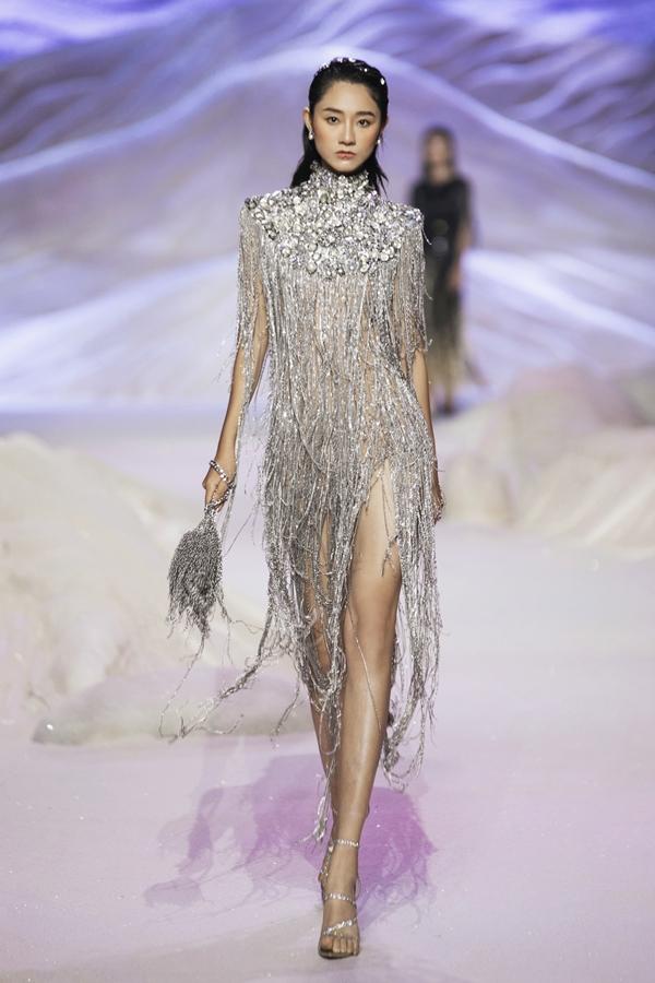 Đỗ Hà xuất thần diễn mở màn - Lương Thùy Linh rực rỡ làm vedette-33