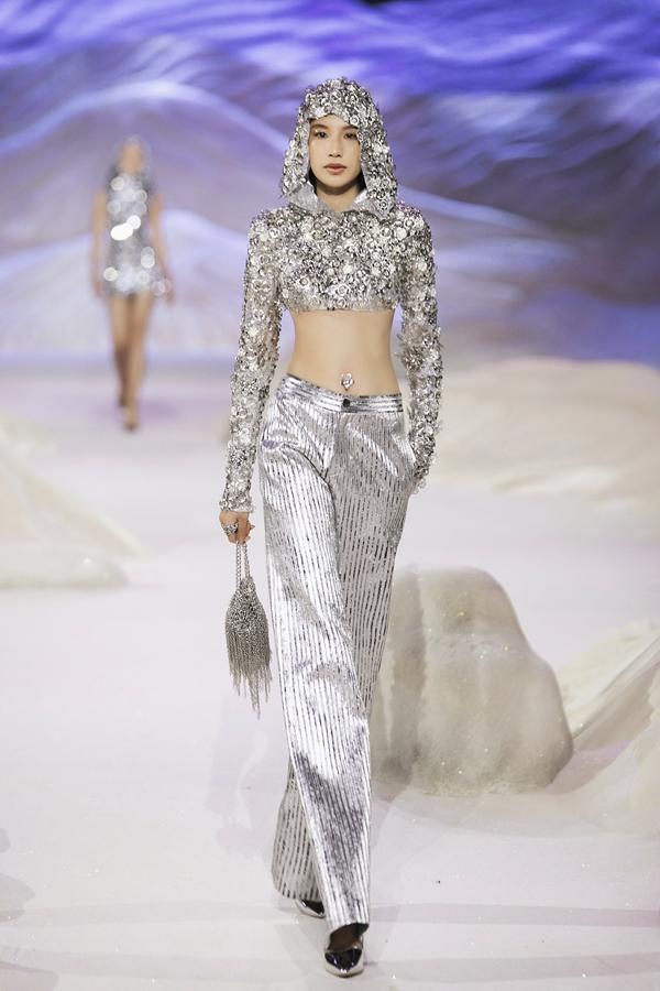 Đỗ Hà xuất thần diễn mở màn - Lương Thùy Linh rực rỡ làm vedette-35