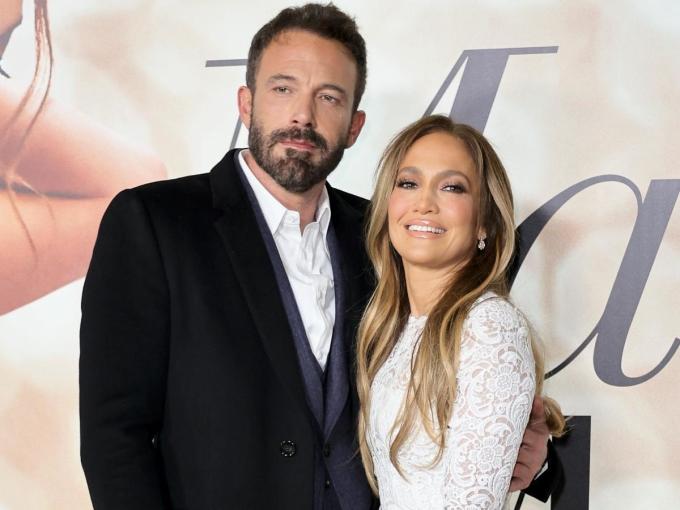 Jennifer Lopez đính hôn với Ben Affleck-1