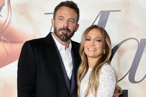 Jennifer Lopez được Ben Affleck cầu hôn khi đang tắm-5