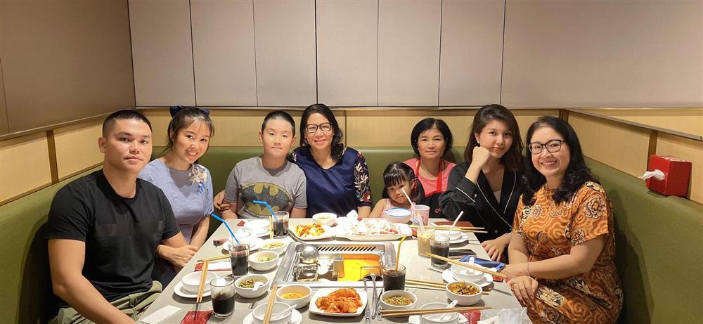 Mẹ chồng Lê Phương đối xử với con riêng nữ diễn viên ra sao?-8