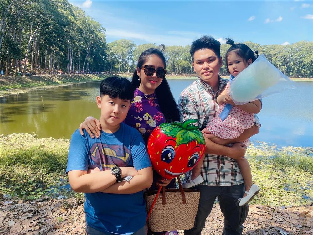 Mẹ chồng Lê Phương đối xử với con riêng nữ diễn viên ra sao?-9