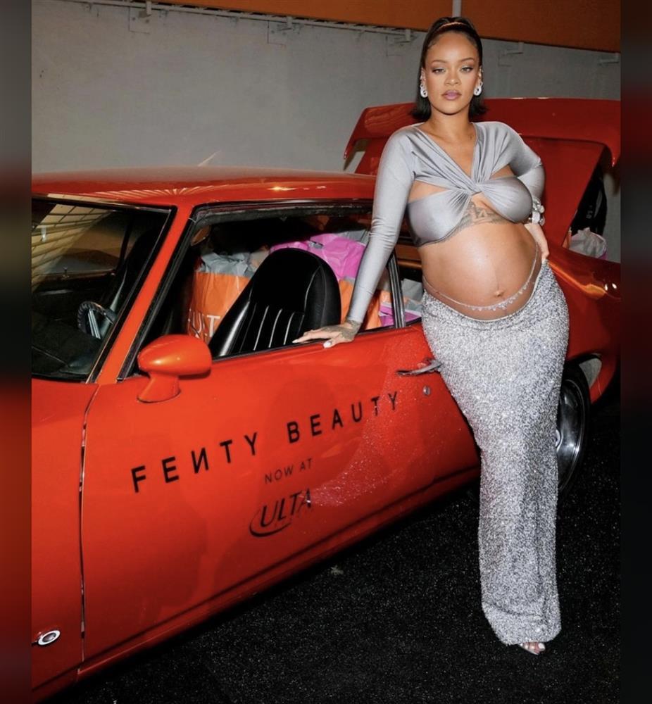 Nghỉ lễ sang xịn với 3 xu hướng diện áo croptop gợi cảm-4