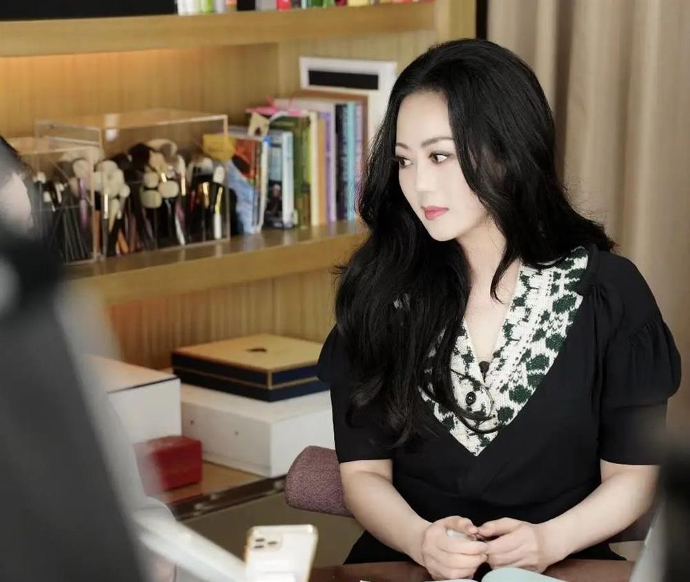 Cô đào Chương Tiểu Huệ bán khẩu trang như đồ lót, giá cắt cổ-3