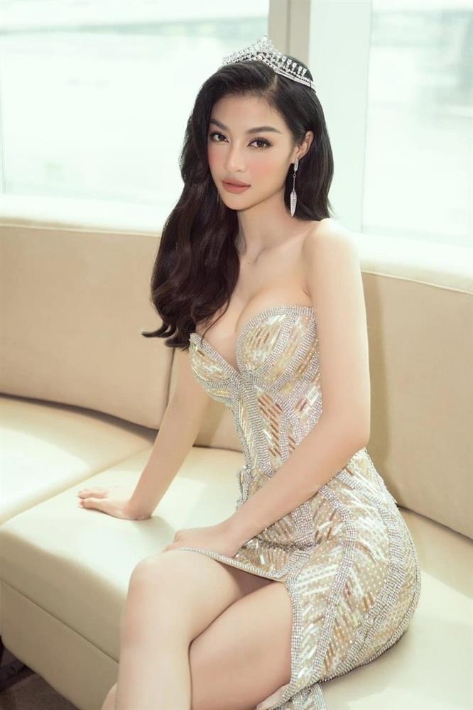 Kieu Loan shows off a sexy photo with a familiar dress, turns out to be Minh Tu-4
