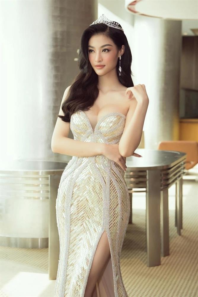Kieu Loan shows off a sexy photo with a familiar dress, turns out to be Minh Tu-5