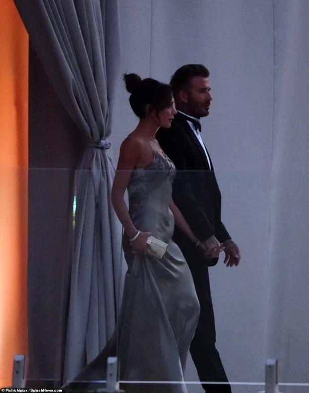 Siêu đám cưới 91 tỷ Brooklyn Beckham: cô dâu chú rể hôn hẹn ước, nhẫn cưới khủng-10