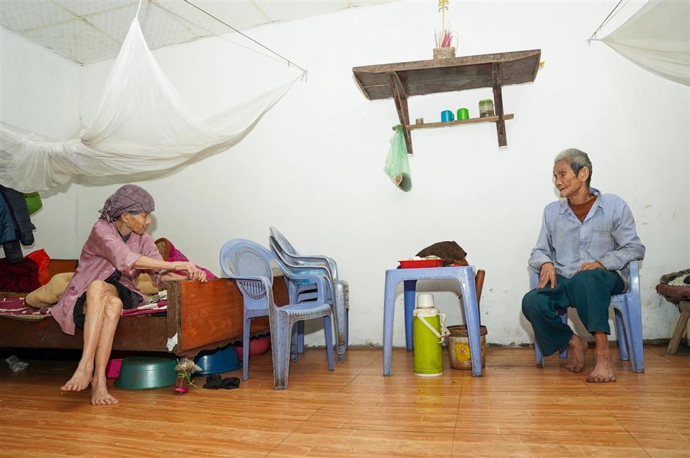 Cảm phục cuộc sống của ông điếc, bà mù ở Hà Nội - yêu thương chiều chuộng tuổi xế chiều-12