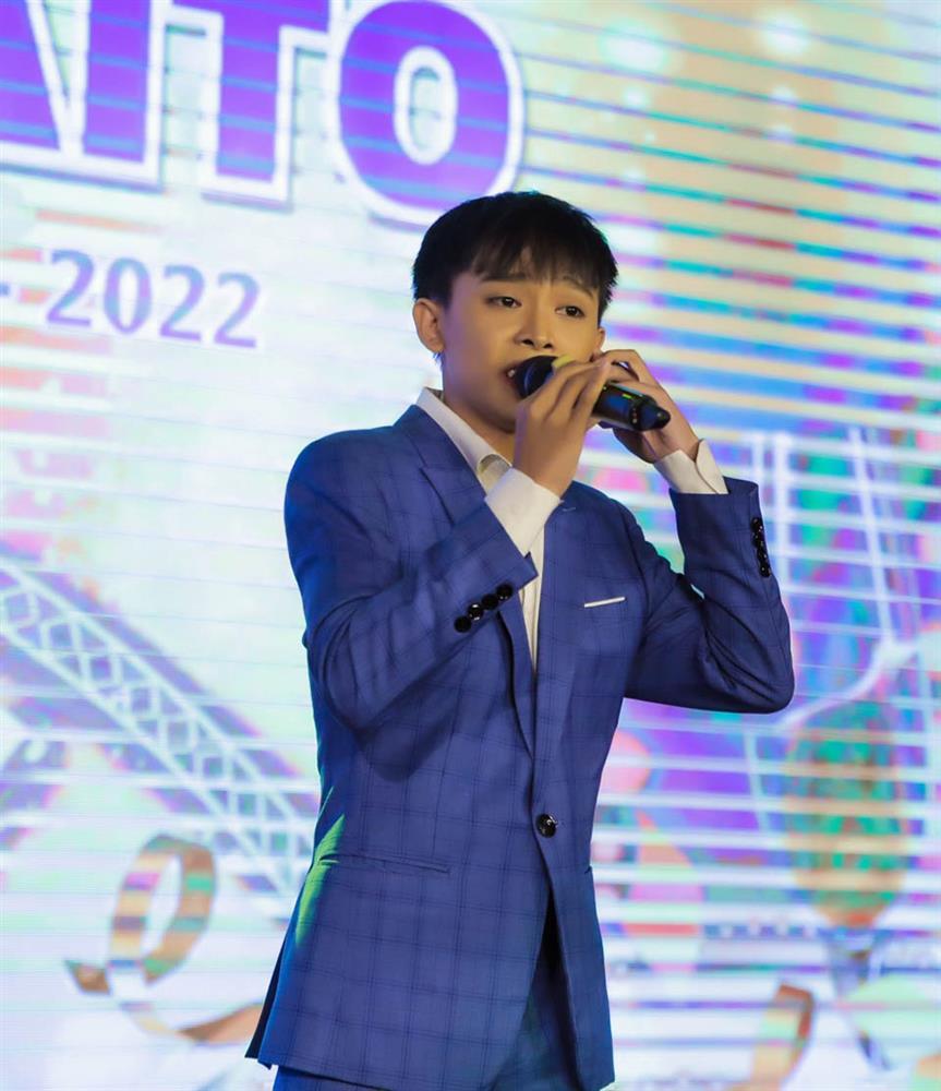 Ho Van Cuong is praised for doing a duet with Ngoc Son?-1