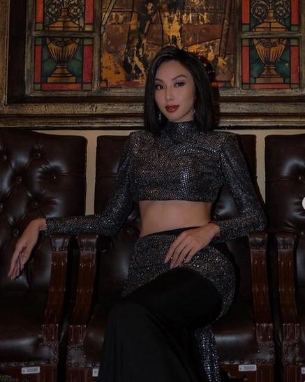 Hoa hậu Thùy Tiên và 7749 lần make-up thảm họa, già chát-8