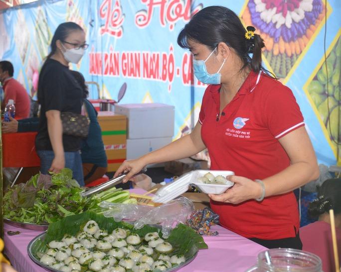 Bánh dân gian Nam Bộ hấp dẫn, bán đắt như tôm tươi-2