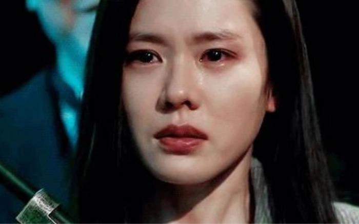 Jisoo (BLACKPINK) chính là truyền nhân của Son Ye Jin?-6