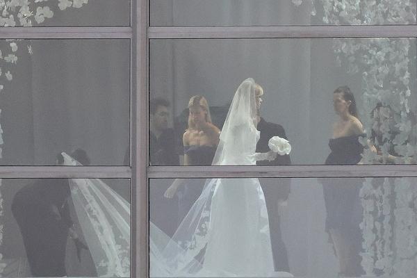 Revealing the first wedding dress of the billionaire Beckham’s daughter-in-law