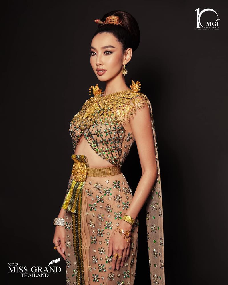 SHOCK: Thuy Tien wears 24 billion clothes, drops precious bracelets, making everyone's heart flutter-4